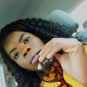 Meet your Posher, Noelie